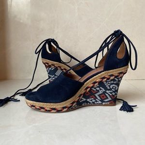 CABI Navy Blue Suede wedges 8M